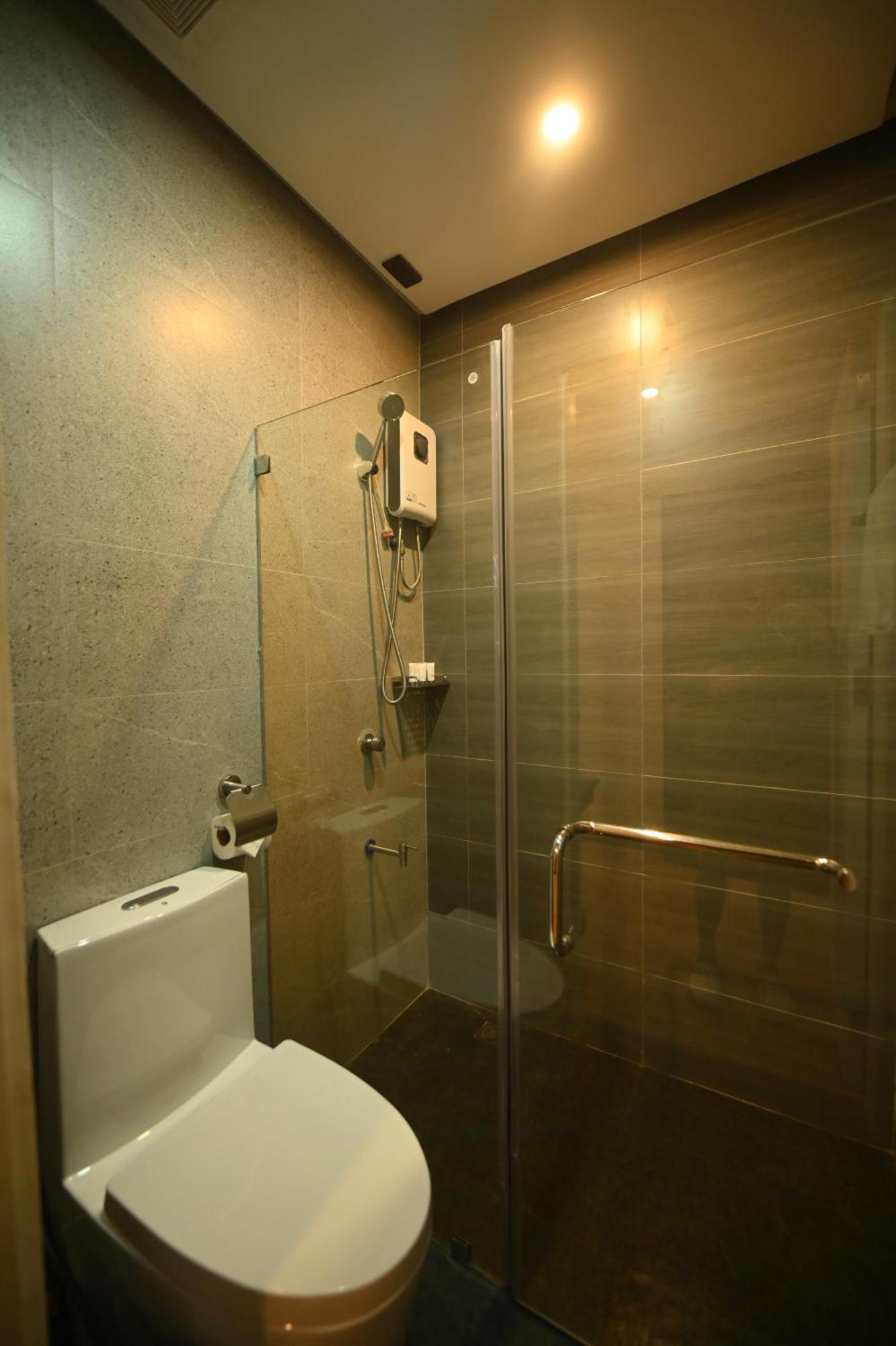 Blue Harbor Hotel Calapan Екстер'єр фото