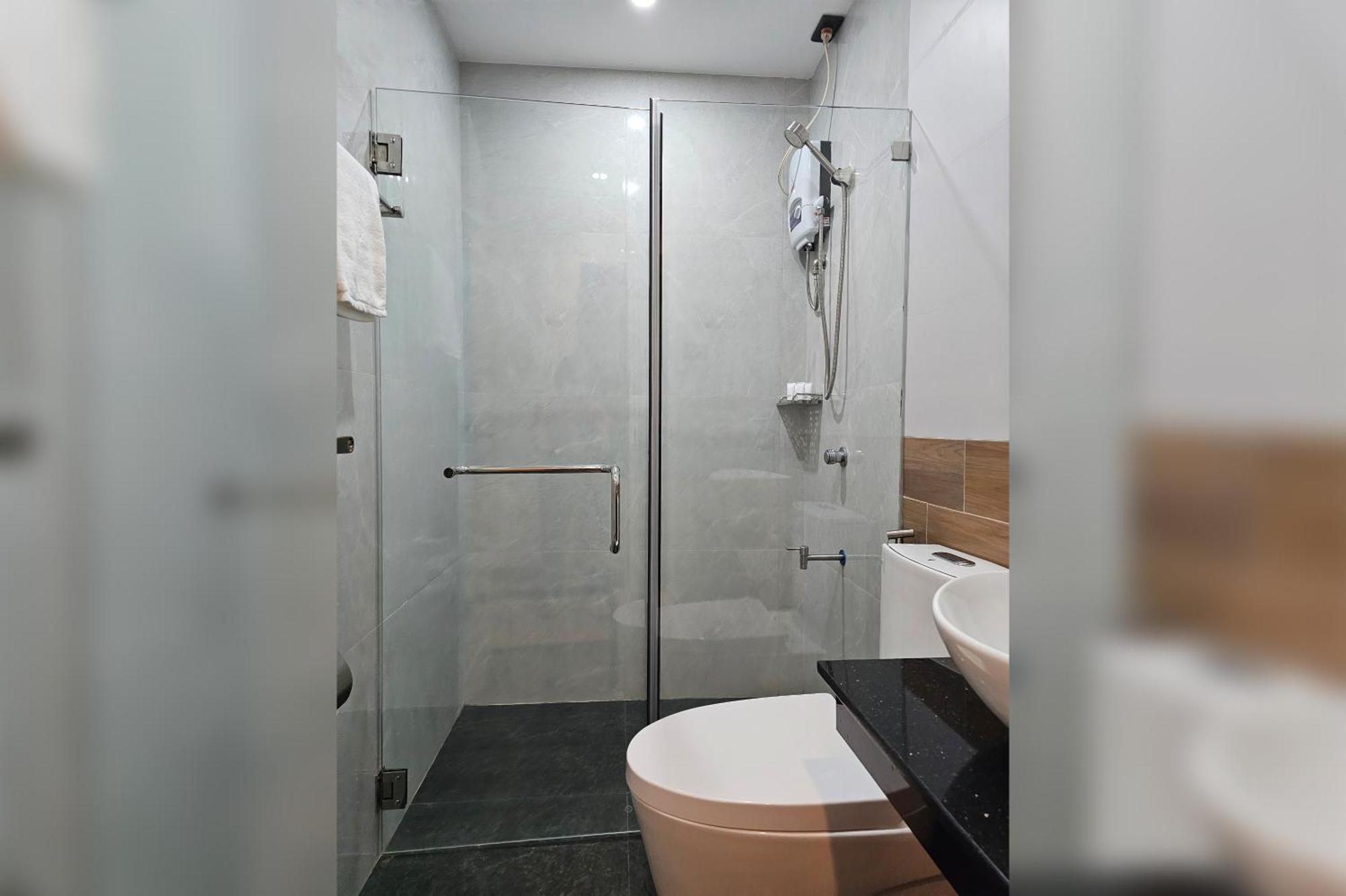 Blue Harbor Hotel Calapan Екстер'єр фото