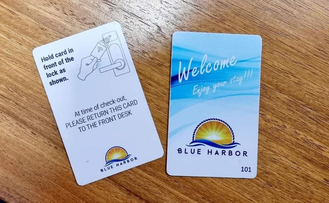 Blue Harbor Hotel Calapan Екстер'єр фото